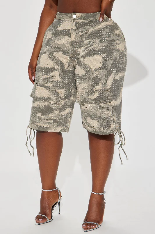 Look Don't Talk Embellished Bermuda Short - Olive/combo