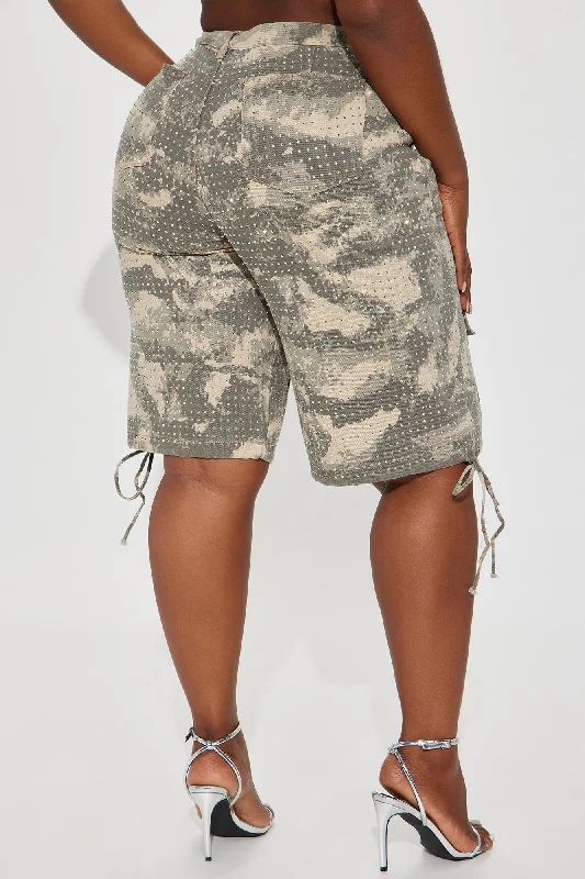 Look Don't Talk Embellished Bermuda Short - Olive/combo