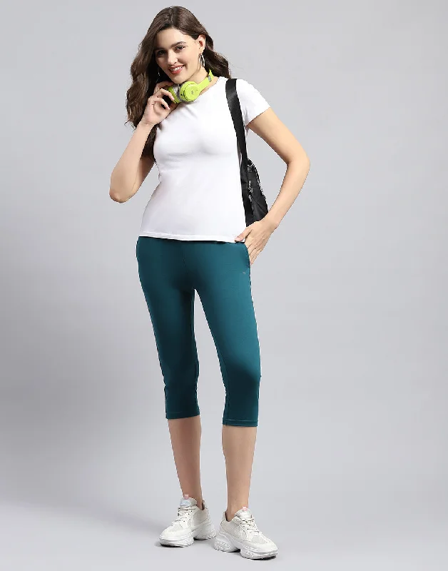 Women Green Solid Regular Fit Capri