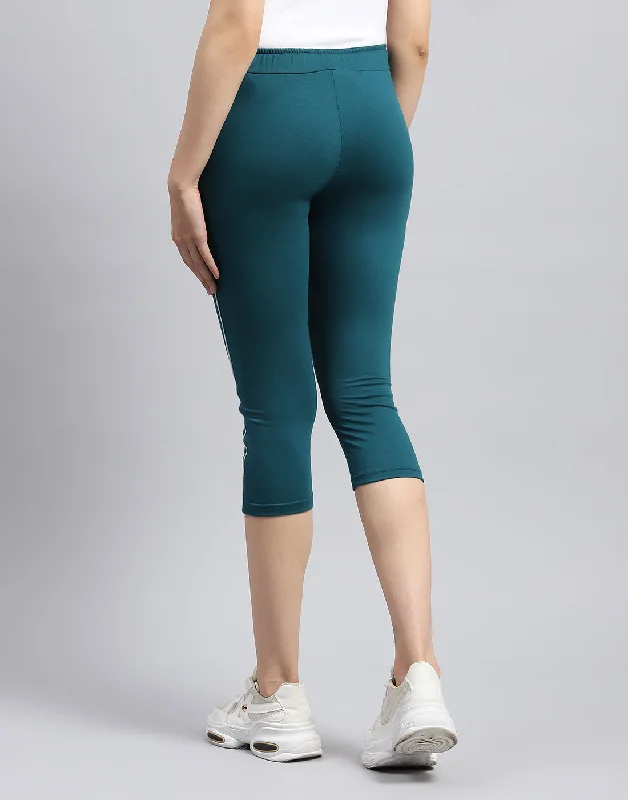 Women Green Solid Regular Fit Capri