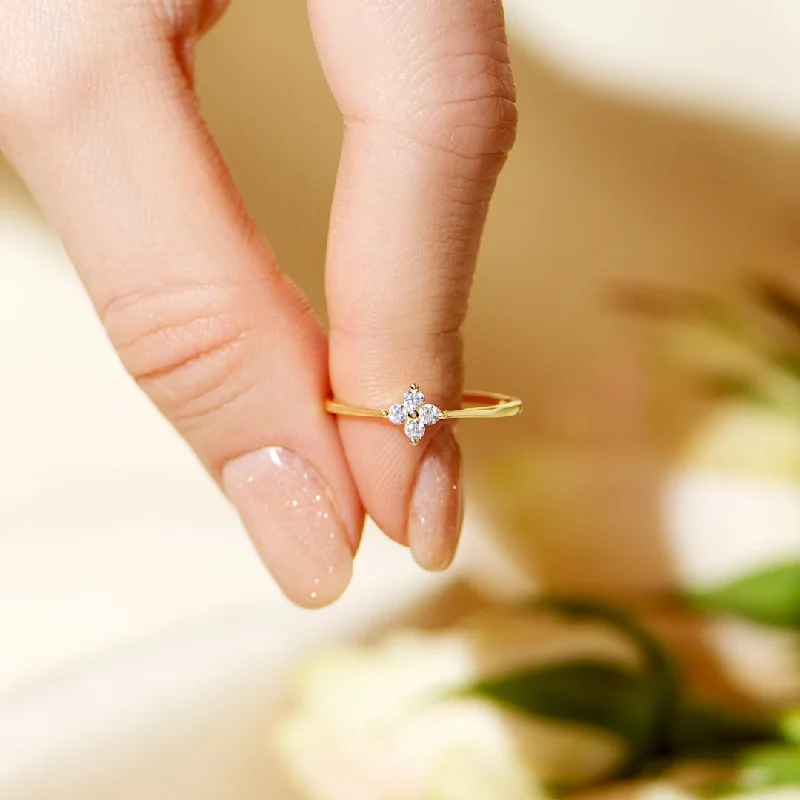 Forever Lucky Clover Ring - Symbol of Enduring Friendship