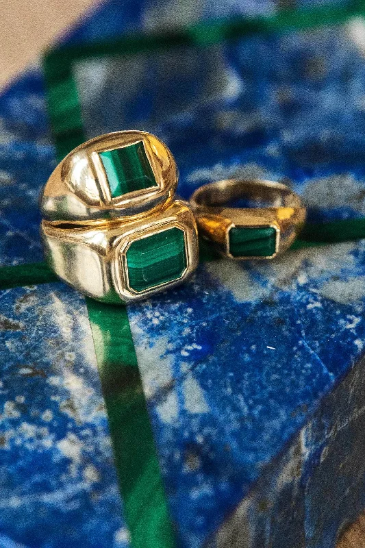 Small Ring 18K Gold & Malachite Stone